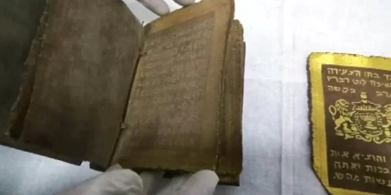 Maraş’ta 1300 yıllık tarihi Tevrat ele geçirildi
