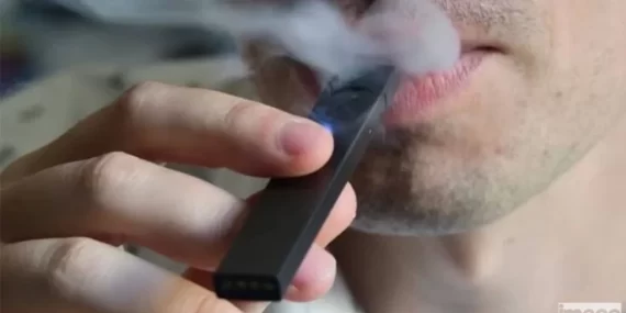 Elektronik sigara İngiltere’de artık yasaklandı Elektronik sigara İngiltere’de artık yasaklandı