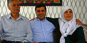 sadiye-demirtas-oglunun-gelecegini-duyunca-bilincini-korumaya-calismis