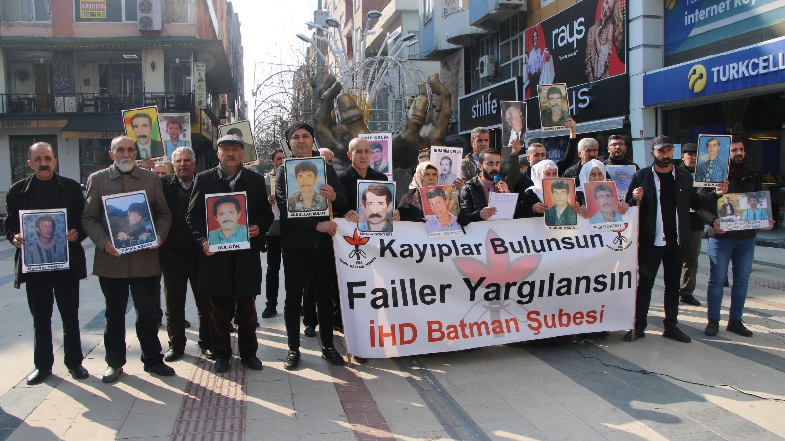 Kayıp Yakınları Batman'da 618. haftada Cüneyt Aydınlar'ın akıbetini sordu