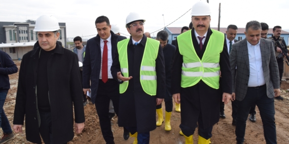 Devlet hastanesi inşaatında inceleme