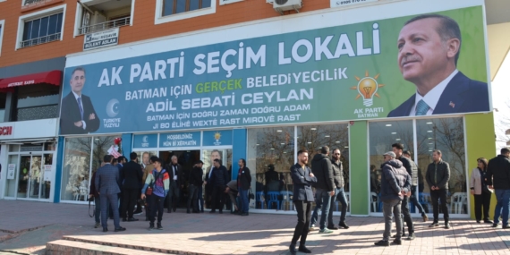 Batman’da AK Parti seçim lokali açıldı