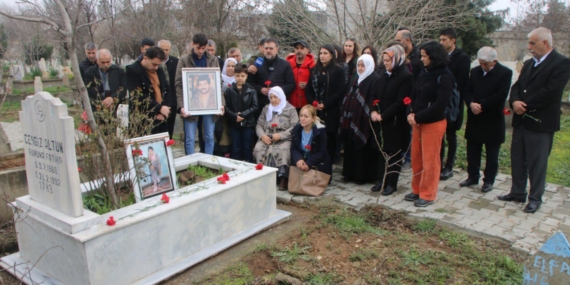 Gazeteci Cengiz Altun mezarı başında anıldı