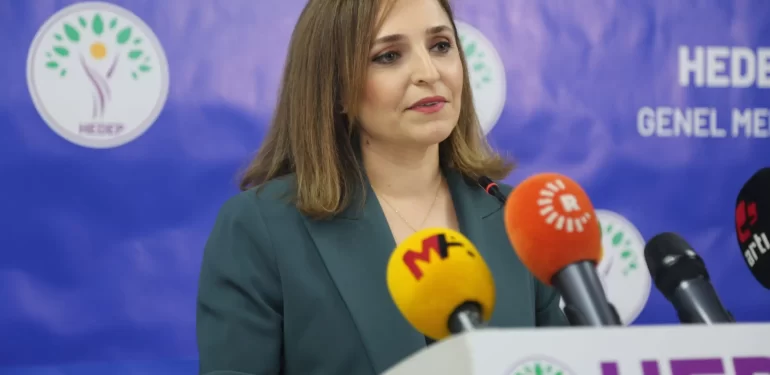 DEM Parti’den otokrasi eleştirilerine yanıt: Kim Diyarbakır'da demokrasi olduğunu iddia edebilir? ayşegül doğan 5