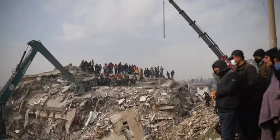 Depremden 96 kişinin öldüğü binaya 1.5 sayfalık iddianame: Kolon bulunamamış