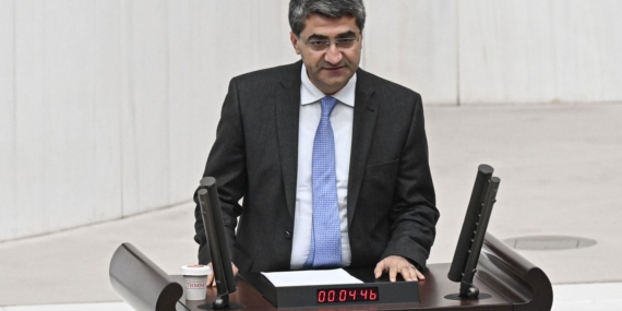 Ekmen’den süreç uyarısı: Barış sokakta değil, masada sağlanır