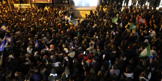 Batman’da binlerce genç, DEM Parti’nin düzenlediği şölende bir araya geldi