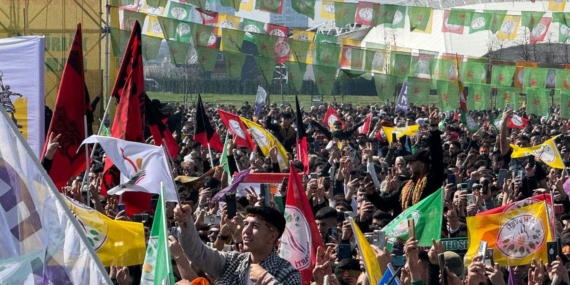 Yüzbinlerce kişi Yenikapı Meydanı’nda Newroz’u kutladı