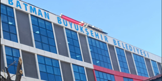 Batman’a ‘büyükşehir’ tabelasının asılması!