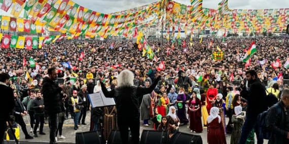 Batman’da onbinlerin Newroz coşkusu