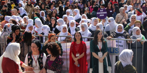 Batman’da binlerce kadın 8 Mart’ta buluştu
