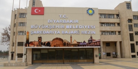 Diyarbakır Büyükşehir Belediyesi Eş Başkanları: Sistematik olarak bayrak, marş gibi değerler üzerinden organize bir saldırıyla karşı karşıyayız