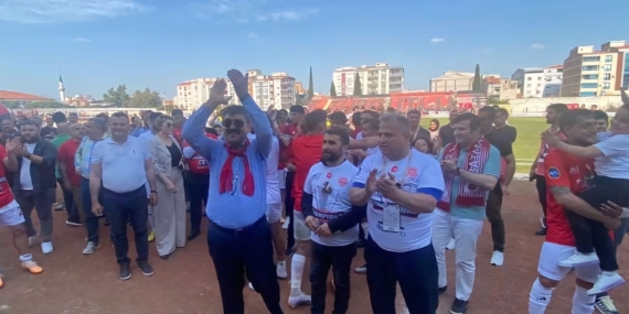 Milletvekili Ferhat Nasıroğlu, Petrolspor takımını kutladı