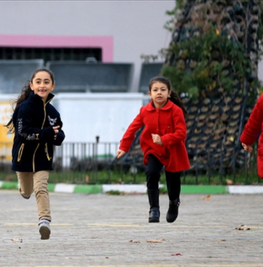 okullarda-ikinci-ara-tatil-oncesi-son-ders-zili-bugun-calacak-kQxu