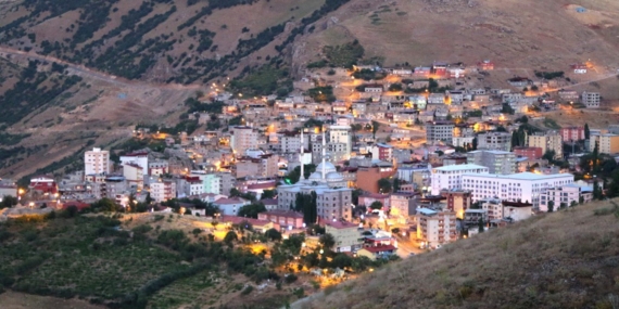 Siirt Pervari'de 'taşıma seçmen' gerginliği ölümle bitti Siirt Pervari’de ‘taşıma seçmen’ gerginliği ölümle bitti