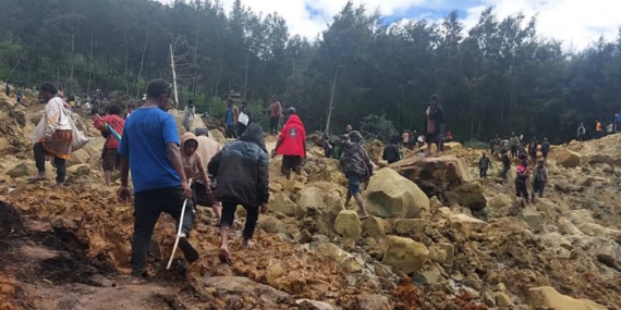 Papua Yeni Gine'de toprak kayması 2 bin can aldı Papua Yeni Gine’de toprak kayması 2 bin can aldı