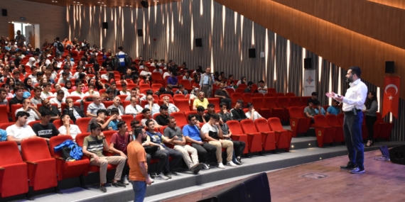 Batman’da “Yapay Zekâ ve Geleceğimiz” konulu konferans