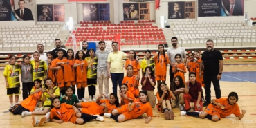 FUTSAL KÜÇÜK KIZLAR 1