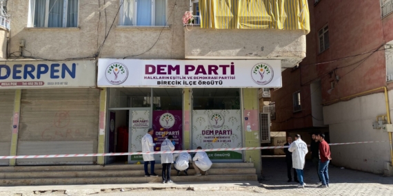 Birecik’te DEM Parti ilçe binasına silahlı saldırı düzenlendi