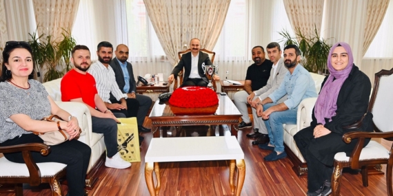Vali Ekrem Canalp, şampiyon takımı ağırladı