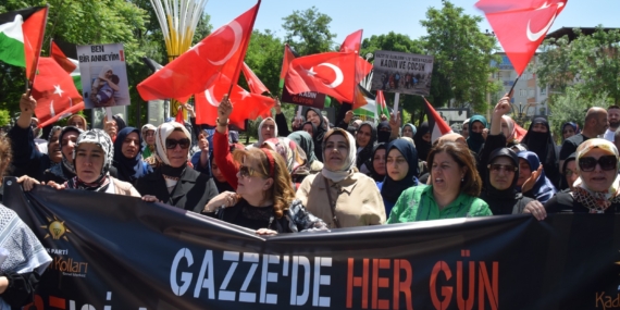 Batman’da AK Parti Anneler gününde Gazze için açıklama yaptı