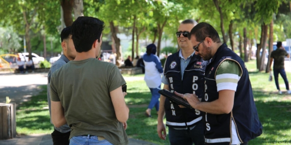 Okul polisi 8 bin kişiyi sorguladı