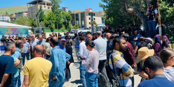 Yerine kayyım atanan Hakkari Belediye Eş Başkanı Akış: Cezaevine girmekten korkmuyorum. Başım dik bir şekilde karşınızdayım