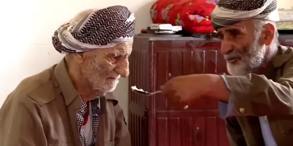 Evlenemeyen iki kardeşin öyküsü yürek burktu