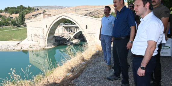 Vali Ekrem Canalp Malabadi’de yapılacak rekreasyon alanında incelemelerde bulundu