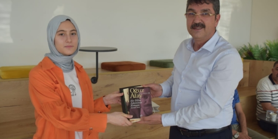 Nasıoğlu’ndan LGS’den 500 tam puan alan Cemre Taşan ile görüştü