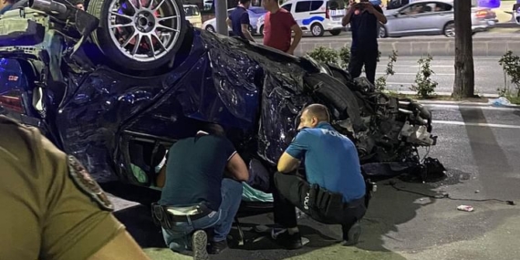 Diyarabakır Caddesinde takla attı: 2 yaralı
