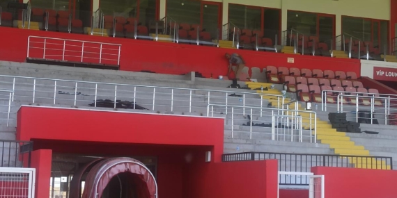 Batman Petrolspor’un stadında yenileme çalışmaları yapılıyor