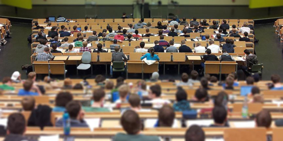 Üniversitelerdeki bin 453 bölümde profesör yok