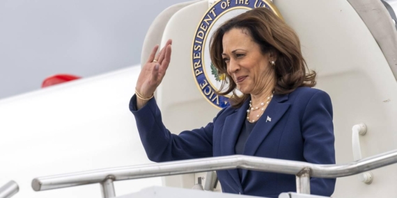 Kamala Harris, başkan adaylığı için gerekli delege sayısına ulaştı Kamala Harris, başkan adaylığı için gerekli delege sayısına ulaştı