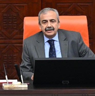 sirri-sureyya-onder-tbmm-aa-1