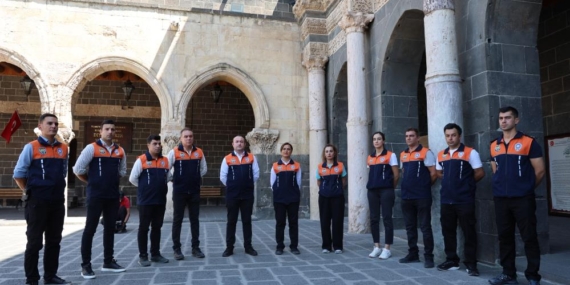 Diyarbakır Turizm Polisi’nden Kürtçe hizmet