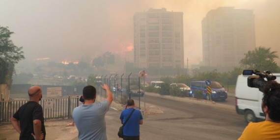 İzmir Karşıyaka’daki yangın felaketinde üçüncü güne girildi: 4 gözaltı