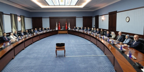 AKP MYK toplantısında gergin anlar: MYK üyesinin sözleri Erdoğan’ı kızdırdı
