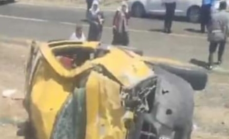 Batmanlı aile Kulp yolunda kaza yaptı: 1 ölü 7 yaralı Batmanlı aile Kulp yolunda kaza yaptı: 1 ölü 7 yaralı