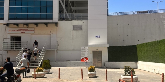 Batman Eğitim ve Araştırma Hastanesi ile Eski Batman Bölge Hastanesi arasına yürüyen merdiven talebi
