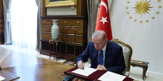 Erdoğan 12 hükümlünün cezasını afetti