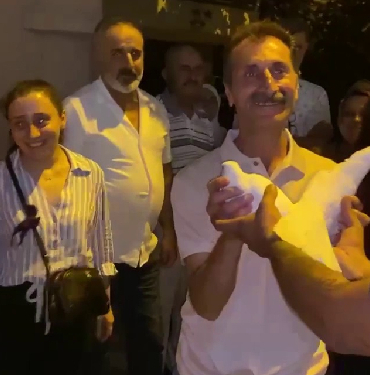 tahliye-olan-30-yillik-tutsak-yildiz-kitlesel-karsilandi