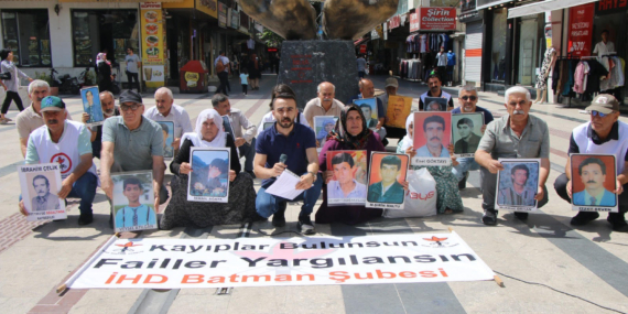 Kayıp Yakınları ve İHD, İbrahim Çelik ve oğlu Edip Çelik’in akıbetini sordu Kayıp Yakınları ve İHD, İbrahim Çelik ve oğlu Edip Çelik’in akıbetini sordu
