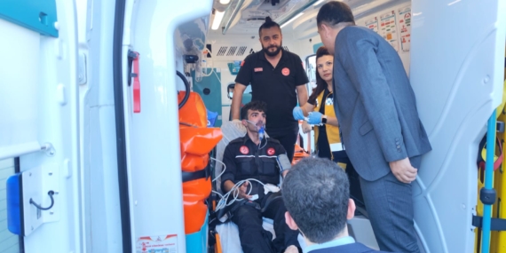 Batman’da yangında yaralılara ‘İl Sağlık Müdürü’ müdahale etti