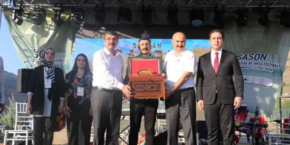 Açık artırmada 1 kilogram Sason balı 300 bin liraya alıcı buldu