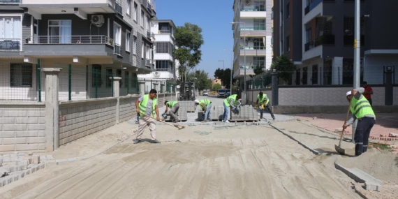 Çay ve Hilal Mahallelerinde yol yapım çalışmaları başladı