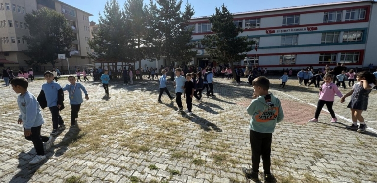 öğrenciler bahçe