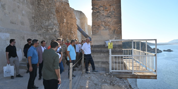Turizme Hazırlanan Hasankeyf Kalesi’nde çalışmalar tüm hızıyla devam ediyor