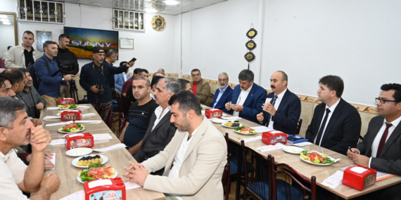 Vali Canalp, çarşı esnafıyla toplantı yaptı