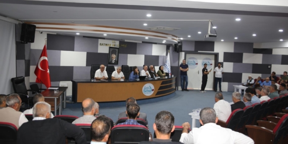 Eşbaşkanlar vatandaşı dinledi